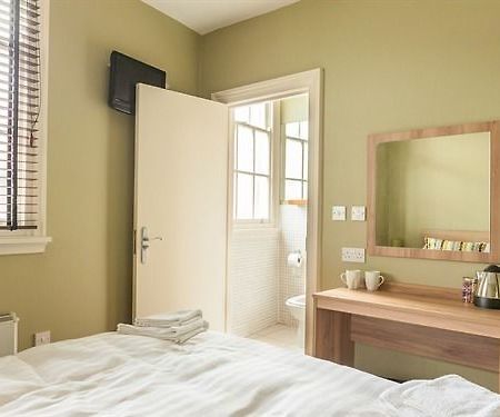 Blackburne Arms Hotel Ливърпул Екстериор снимка